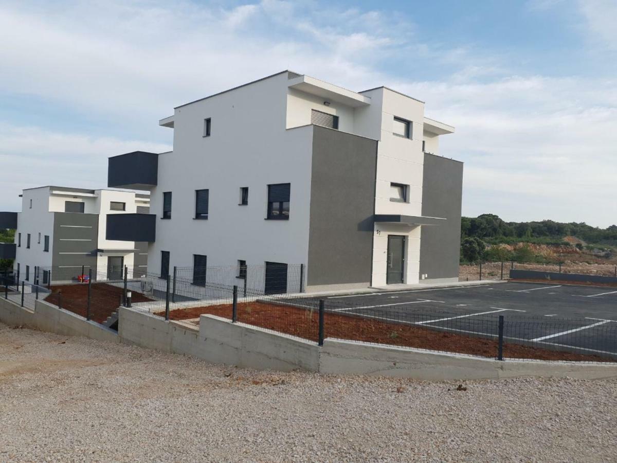 Black&White 2 Apartment Krk Island Екстериор снимка